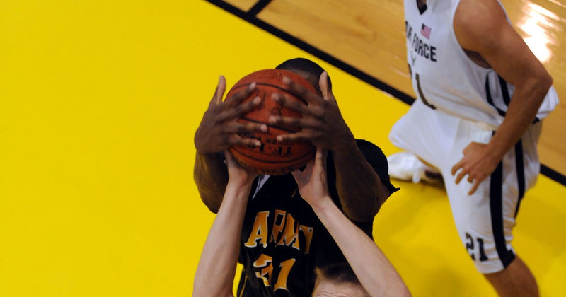 Jammed Fingers in Basketball: What's Really Happening to Your PIP Joint (and When to Worry)